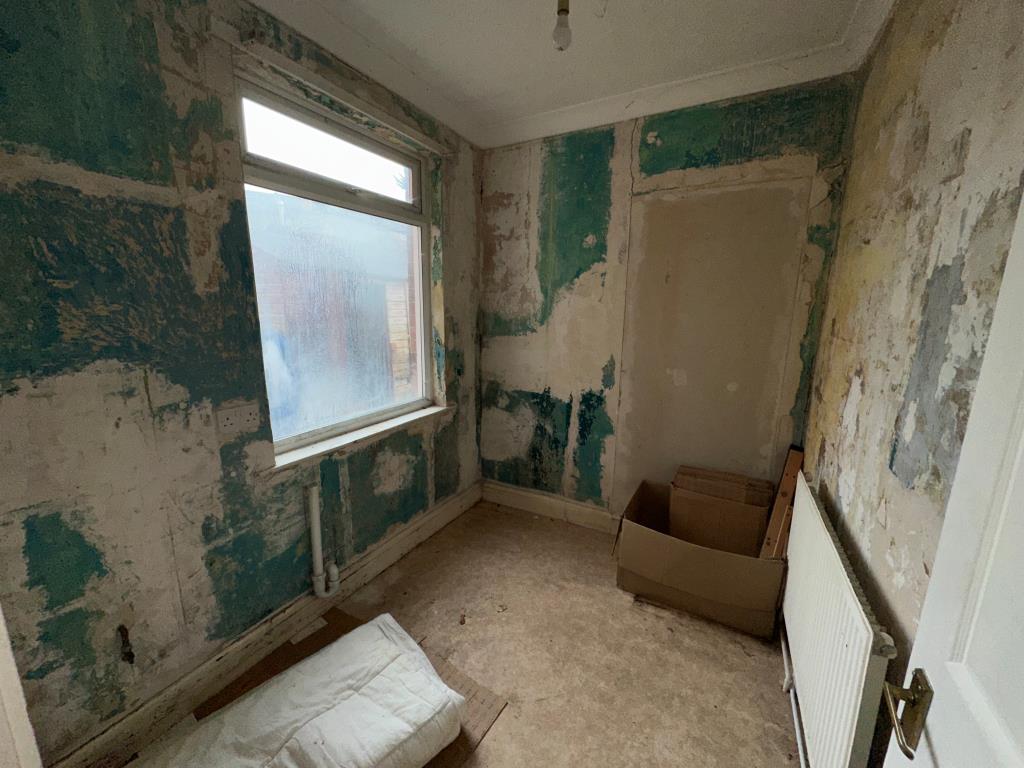 Lot: 123 - FIVE-BEDROOM DETACHED HOUSE WITH GARAGE AND GARDEN FOR IMPROVEMENT - Store Room